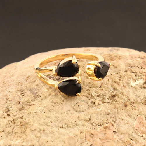 High Quality Luxury Ring Faceted Pear Black Onyx Three Stone Statement Ring Gold Plated Prong Setting Open Adjustable Ring Gift