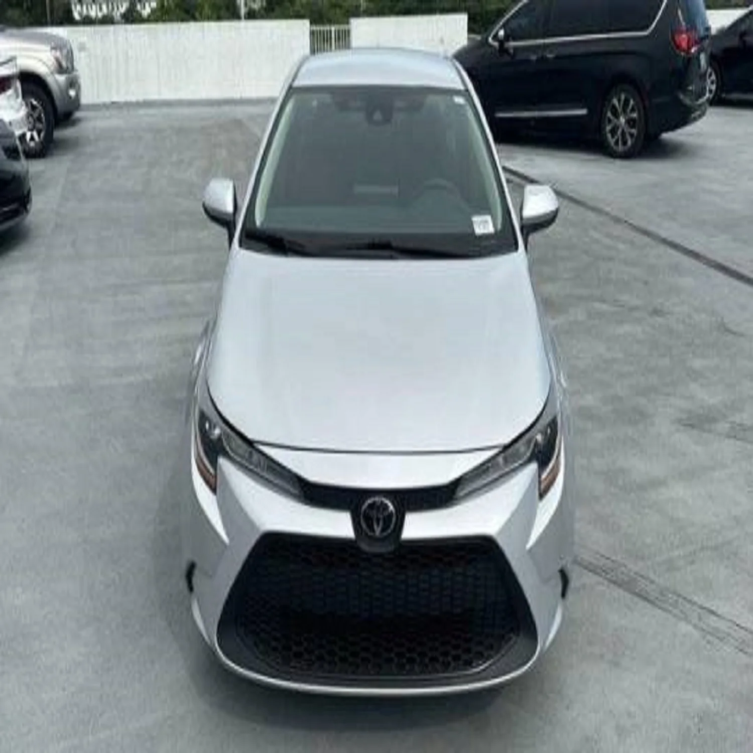 Хорошо используемый 2022 Toyota Corolla LE CV