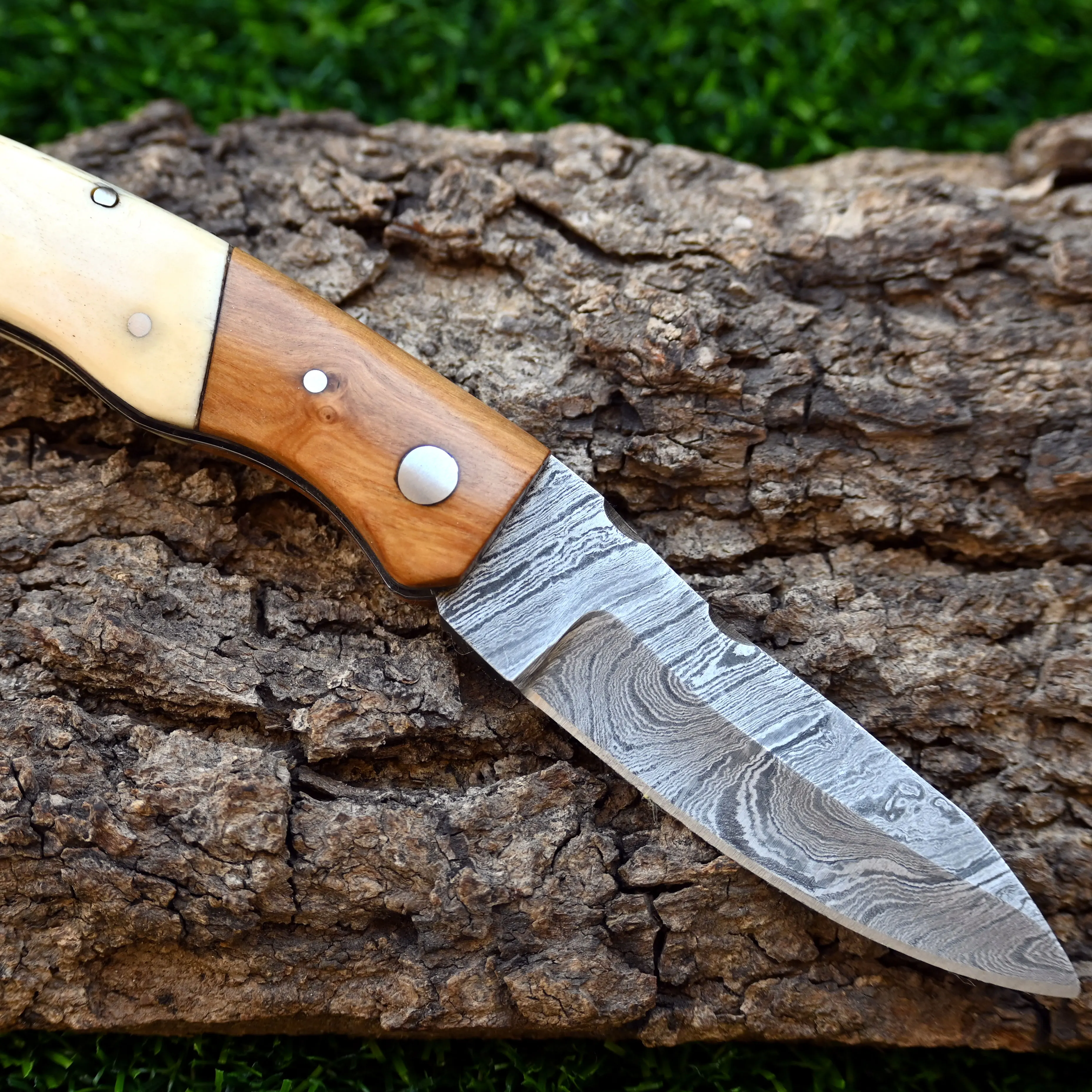 Top High-End Folding Knives Lightweight Black Handle D2 Stainless Steel Camping Pocket Knives