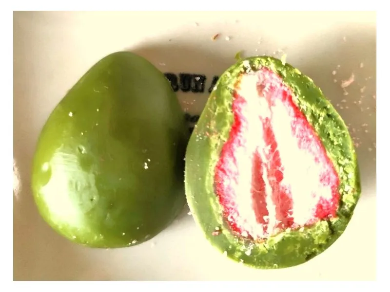Reasonable price bouquet chocolate covered freeze strawberry matcha snack