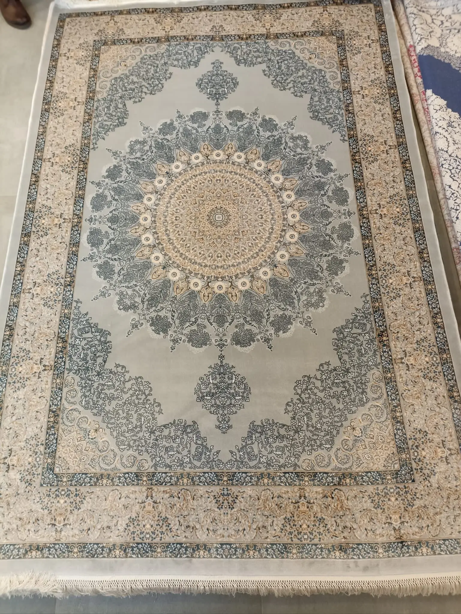 Area Rugs made silk viscose yarn