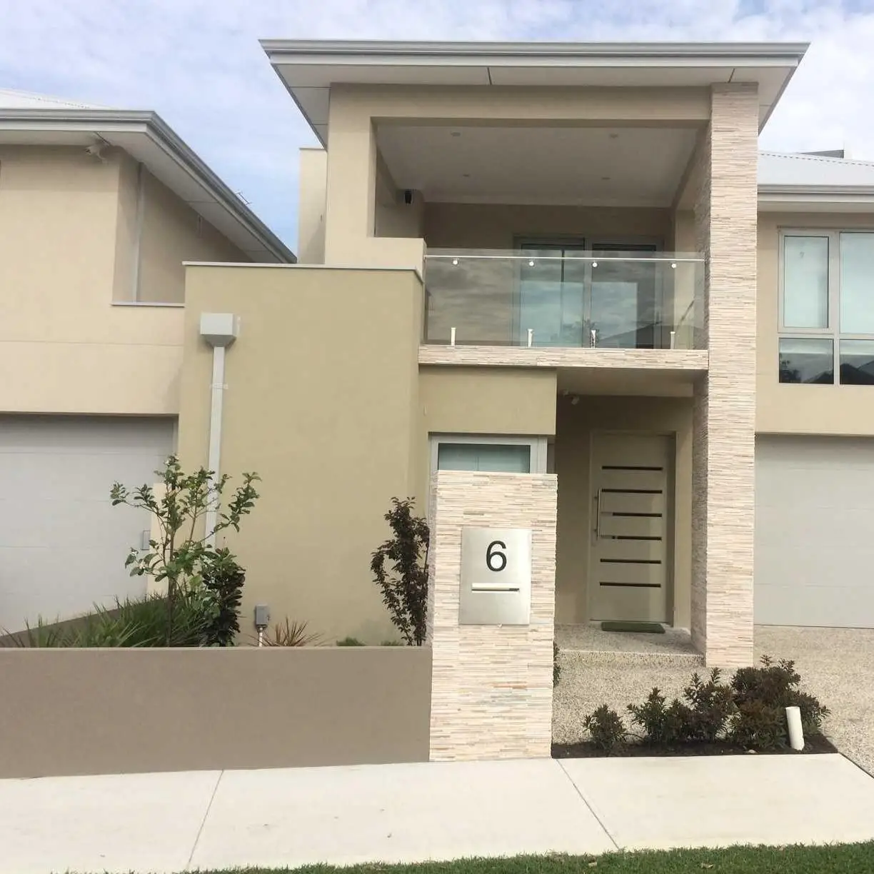 Excellent View In Stock Stainless 316 2205 Square Frameless Glass Spigot Balustrade Glass Railing