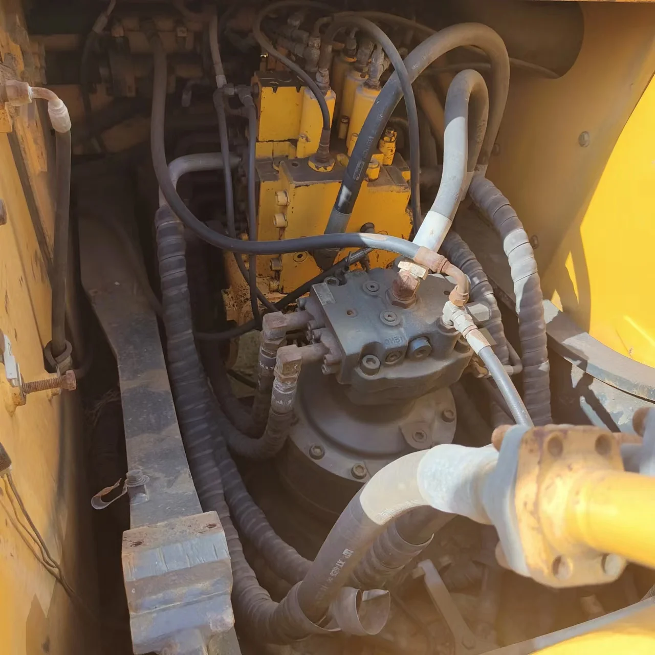 Used Korea original Hyundai R215-9C hydraulic crawler excavator digger hot selling construction equipment in China