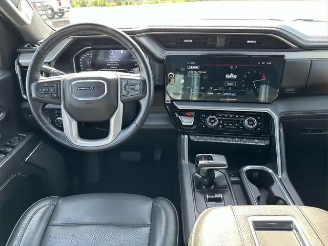 Подержанный 2022 GMC Sierra 1500 Denali