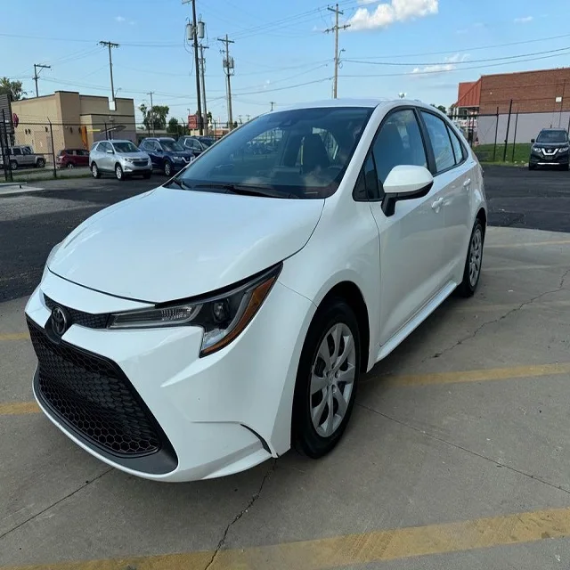 Toyota Corolla Подержанный автомобиль Лучшая цена доступна во всех моделях автоматическая коробка передач лидер продаж быстрая доставка в наличии