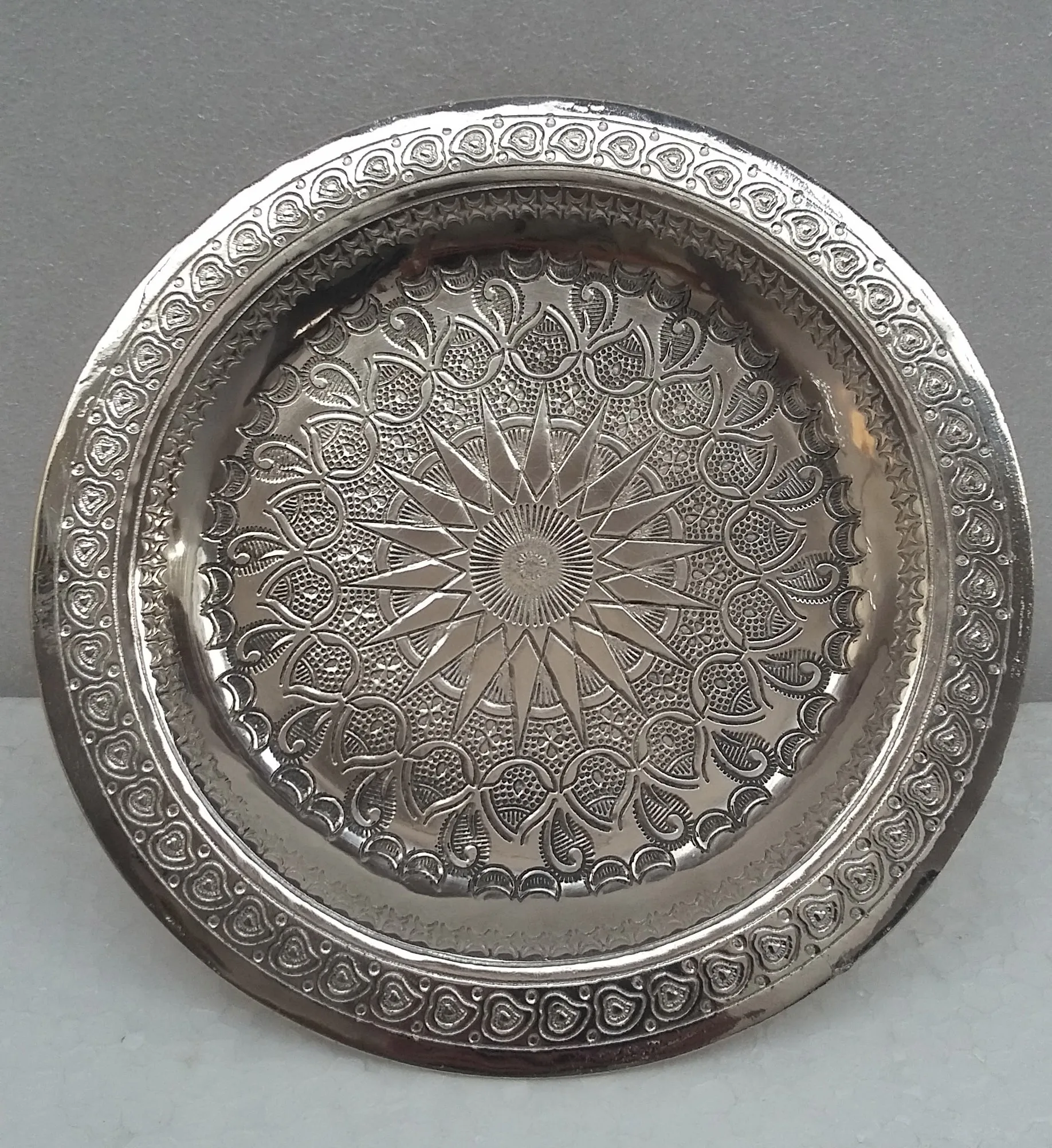 Aluminium Nickel Plated Moroccan Round Tray