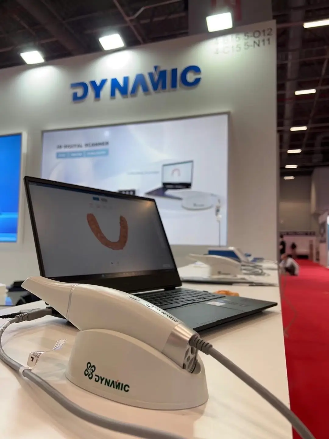 Hot Sale DYNAMIC  DDS300 Scanner Dental Intraoral Scanner