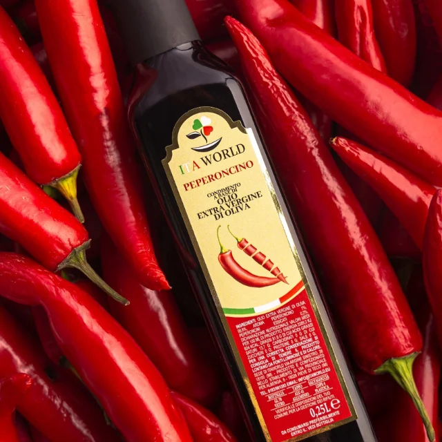 High Quality Extra Virgin Olive Oil Made in Italy Flavored Chilli Itaworld For Restaurant and Private Label