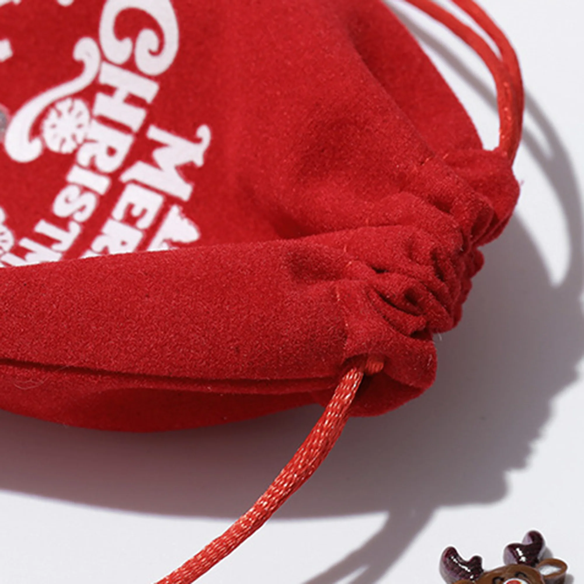 Wholesale  Custom Velvet  Pouch Xmas Party Favor Candy Chocolate Sweet Jewelry Packaging Christmas Drawstring Fabric Gift Bag