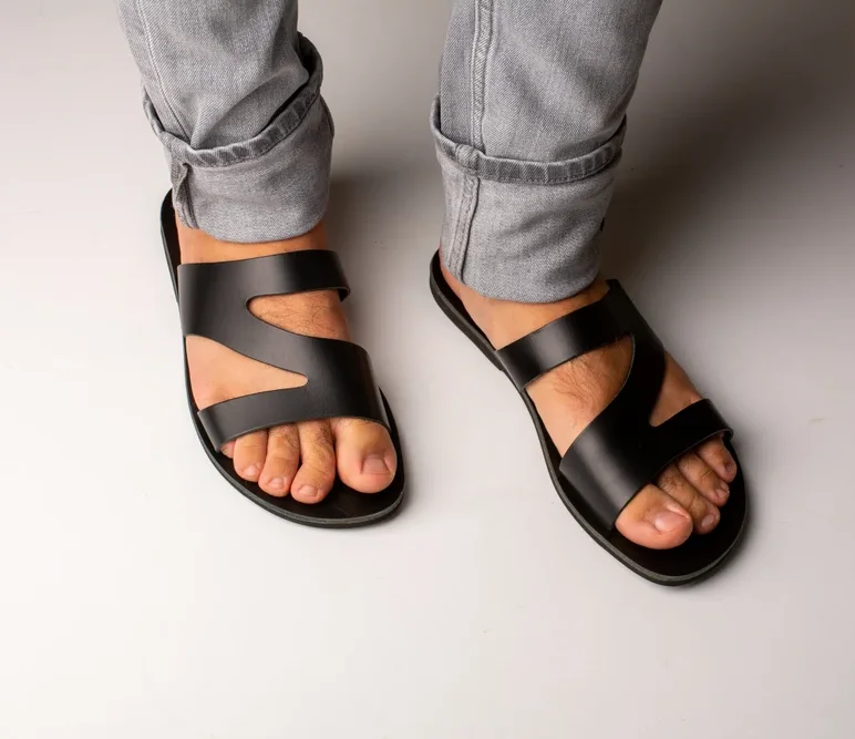 Summer Slippers for Man Leather Beach Outdoor Slippers Summer Sandals Men Casual Leather Shoes Microfiber Open Toe