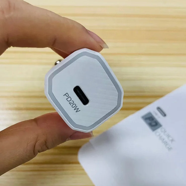 Top Selling Products 20W PD Original Fast Charging Car Charger With Cable Type C Car Mobile Charger For iPhone  12 13 14