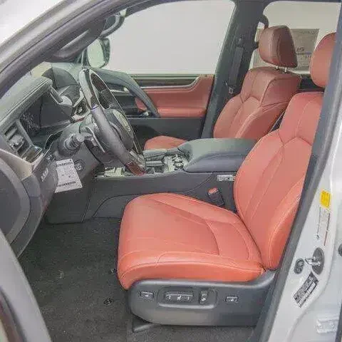 2021 Lexuss LX 570 AWD трехрядный 4dr SUV 15 миль