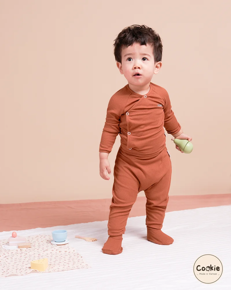 Wholesale Price 0-6 Months 95% cotton 5% elastane Unisex Newborn Set with a long-sleeve cross front top & elastic waist pants