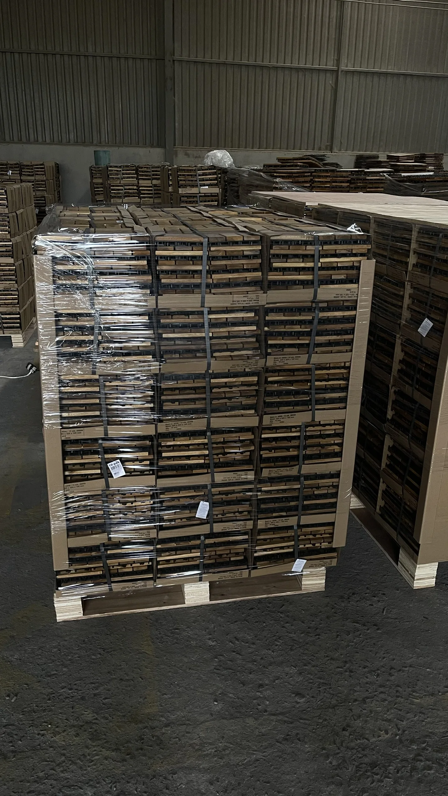 Best Seller 2023 High quality garden floor tiles acacia wood deck tiles interlocking wooden flooring pathway