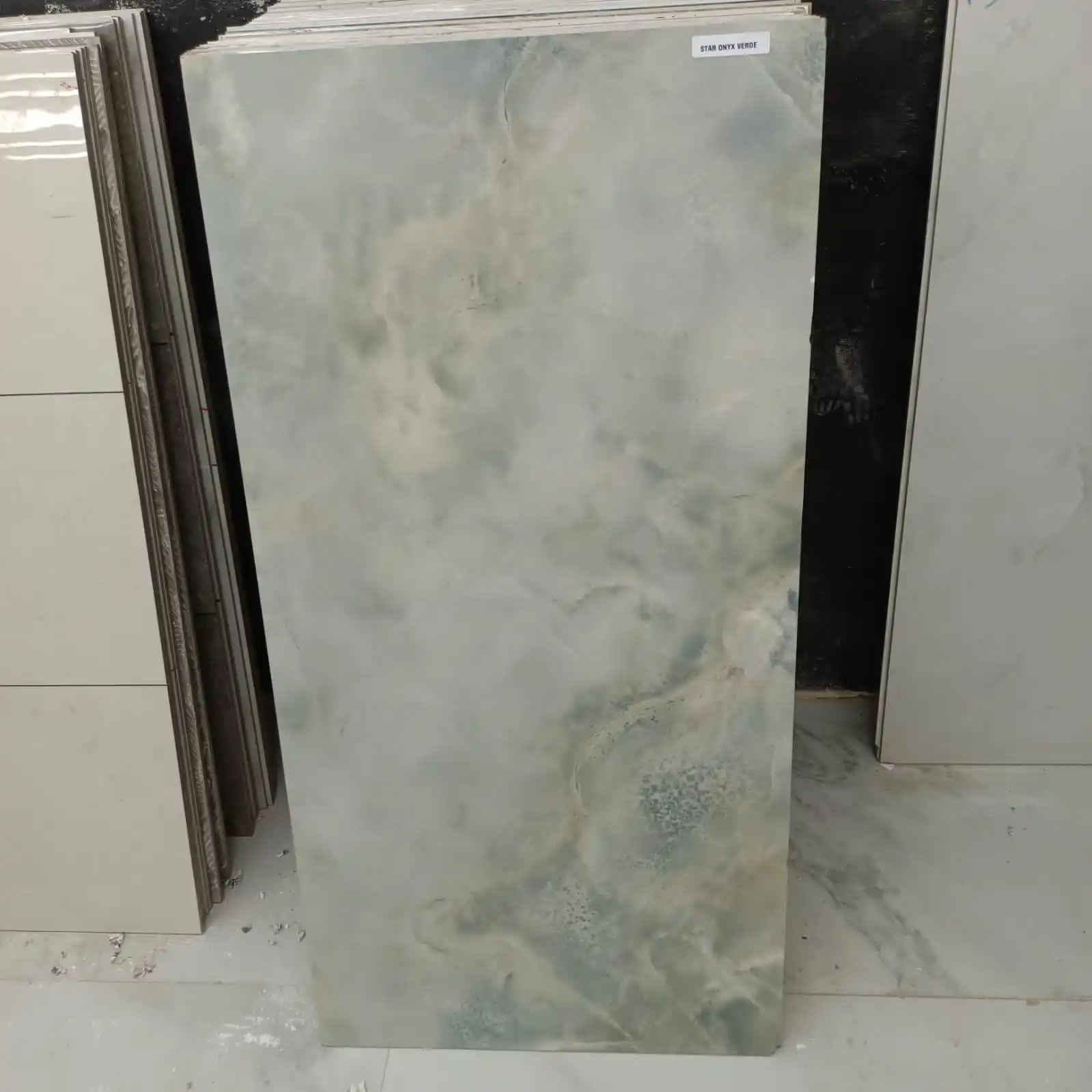 HIGH QUALITY GLAZED POLISHED PORCELAIN FLOOR TILES NEW DESIGN ONYX BIANCO 600X600 600X1200 800X800 MM MADE IN INDIA