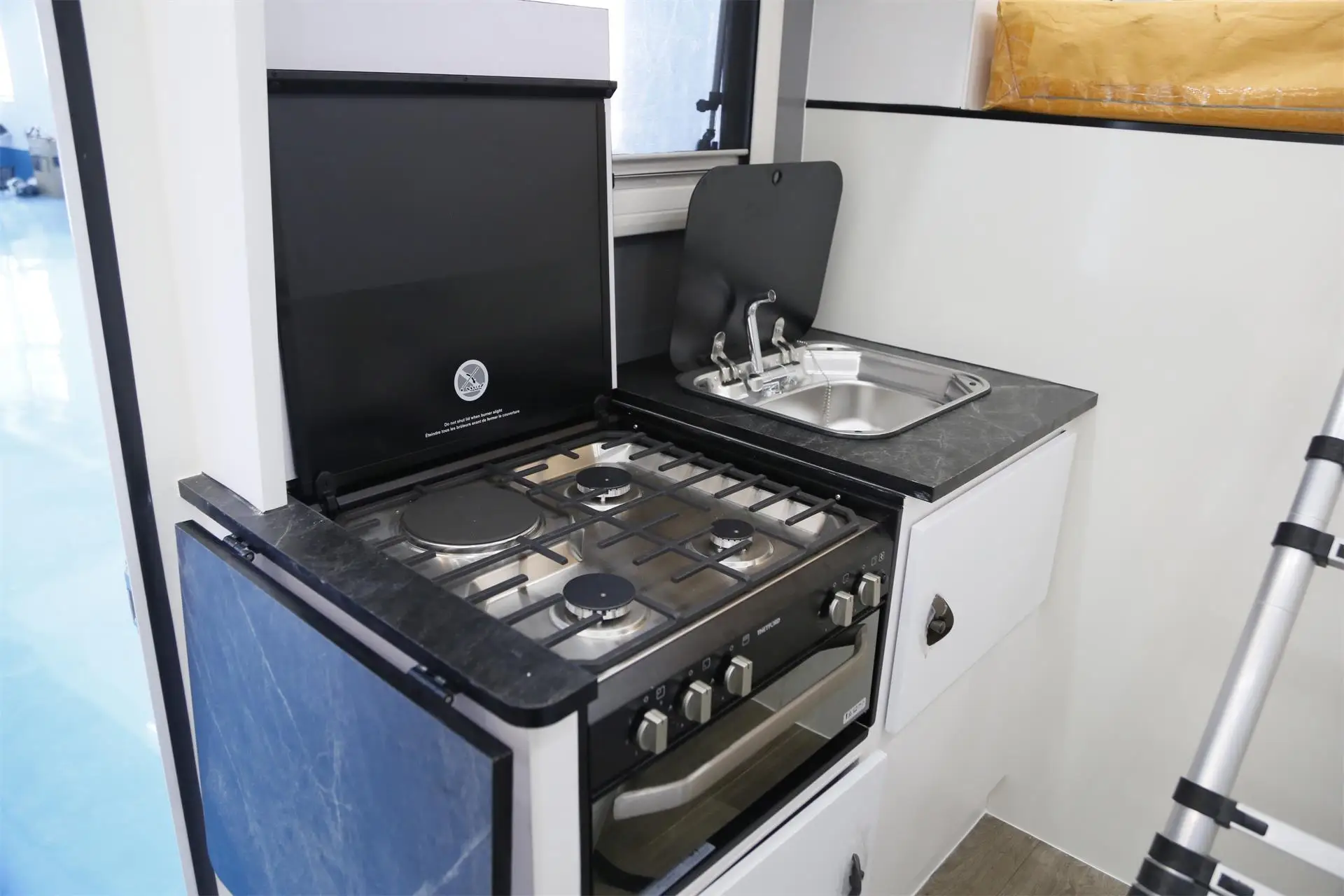 Manley Expedition Slide In Truck Camper Motorhome Box For Flat Bed Truck Flatbed Slide Out Off Road Truck Camper