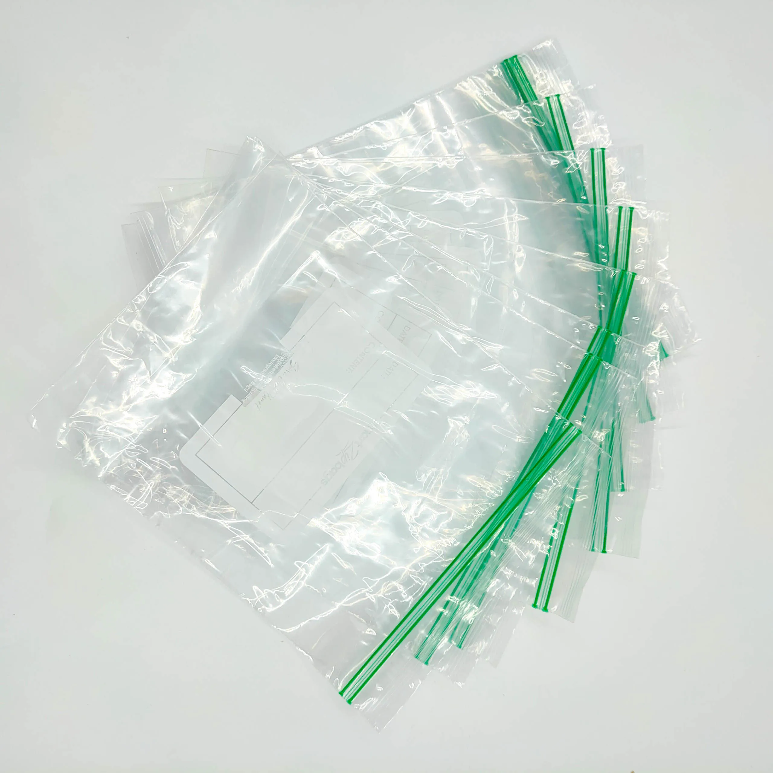 Пакеты на молнии LDPE для промышленного использования в бизнесе и покупках упаковочные пакеты одежды с индивидуальным принтом сделанные во Вьетнаме.