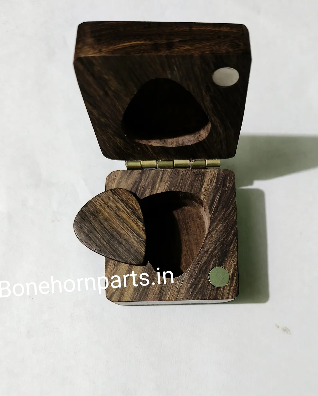 Guitar Pick Plectrum Box for 4pcs Picks Hold Guitar Accessories