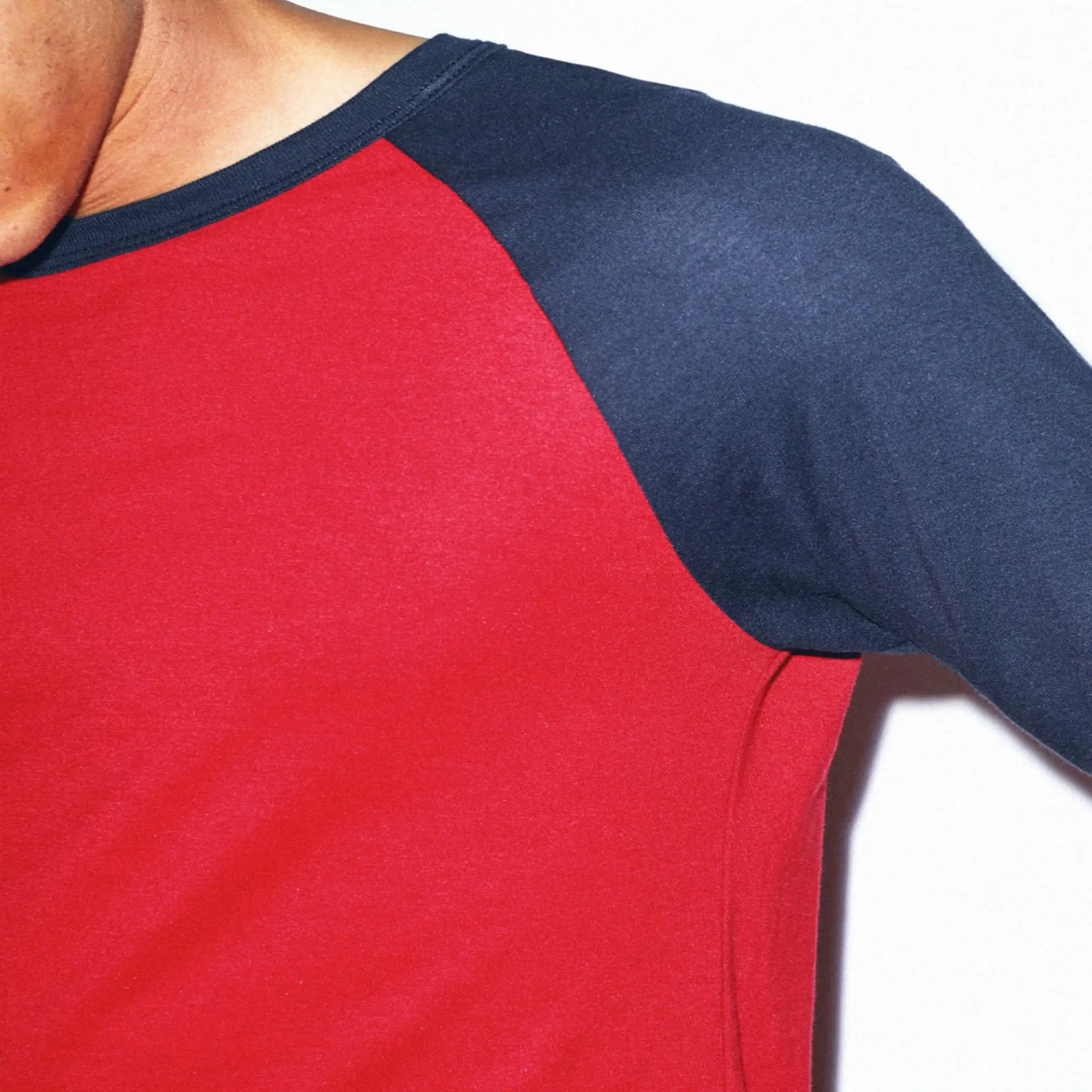Ultrasoft 50% Cotton 50% Polyester 200 gsm Slim Fit Lightweight Red & Navy Baseball Raglan 3/4 Sleeve T-Shirt