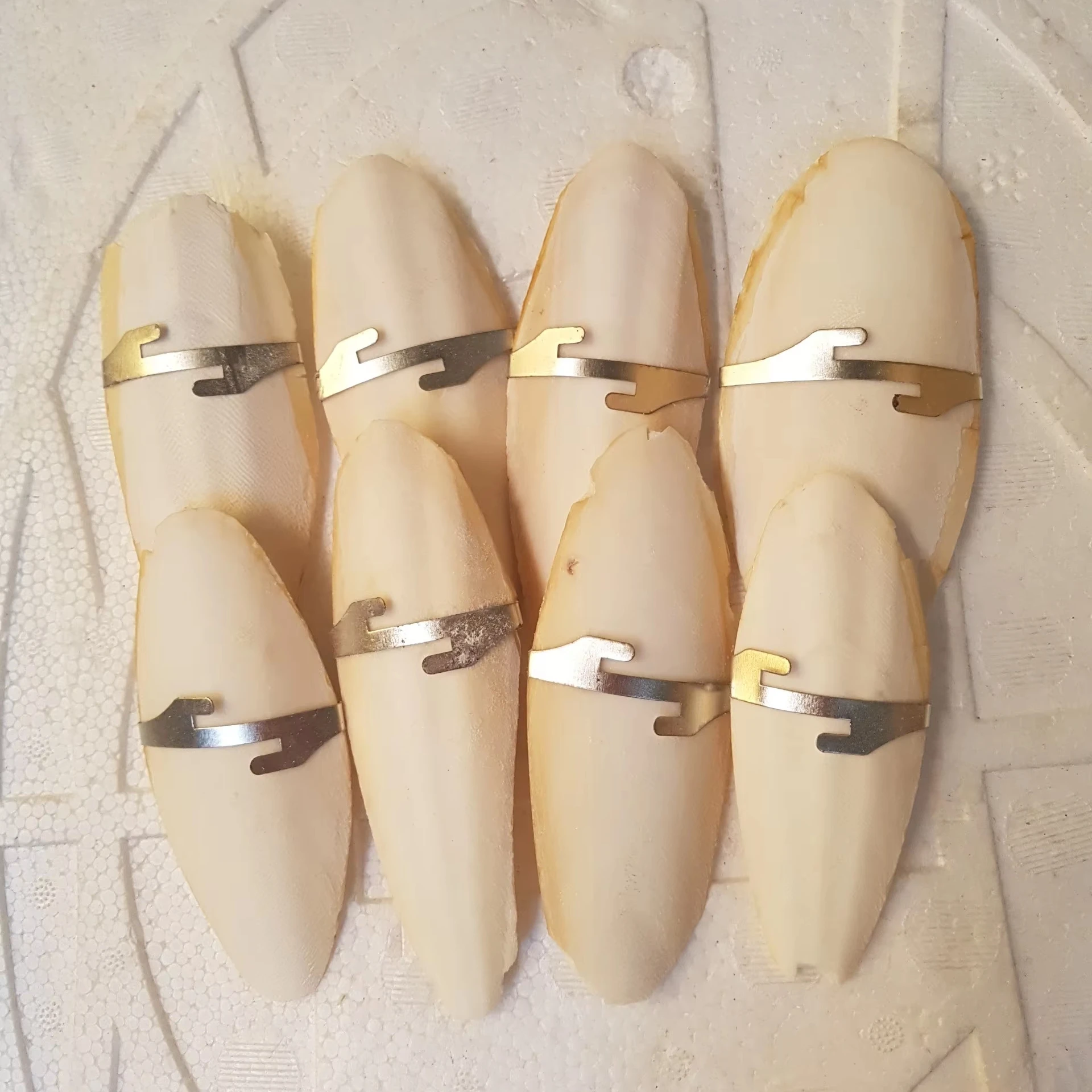 VIETNAMESE CUTTLEBONE WITH METAL CLIPS - PERFECT ADDITION TO ANIMAL DIETS - TOP 1 ANIMAL FEED/ BEST FOR YOUR BIRDS