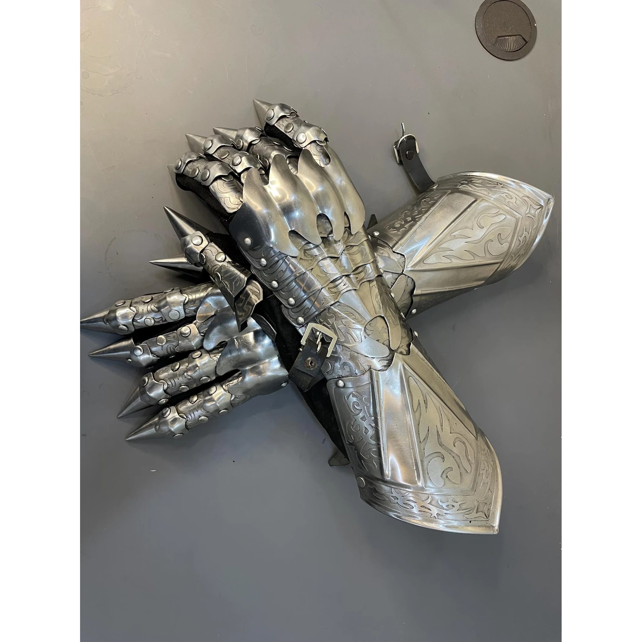 Medieval Nazgul Etching Gloves Set ~ Medieval Knight Gothic Gauntlet Gloves Pair ~ Best Halloween Costume ~ Role Play & Cosplay