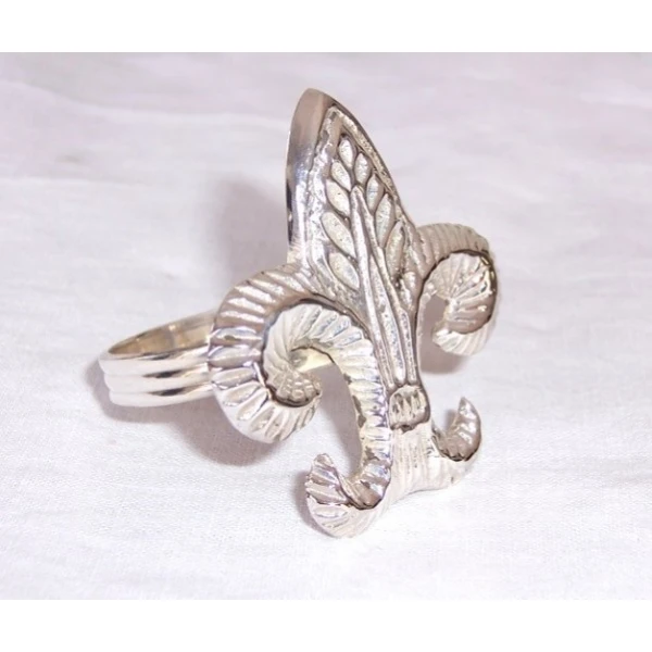 Hotel And Restaurant Table Top Napkin Ring Star Leaf Design Silver Color Napkin Ring For Brest Selling