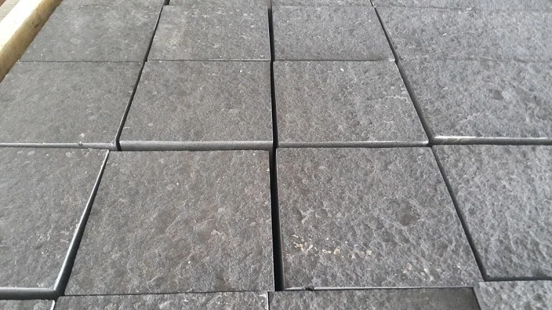 High Quality Outdoor Grey Basalt Tile and Cubic Block Paving Stone Polished Natural Stone for Exterior Flooring Application