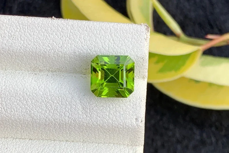 Natural Facet Cut Square Shape Peridot Calibrated Size Faceted Loose Stone Gemstone