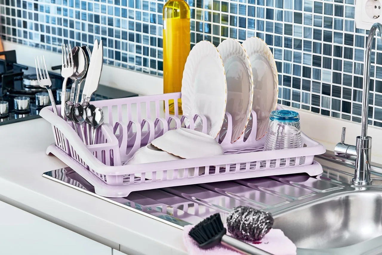 Dish Drainer with Cutlery Holder Durable Plastic Dish Rack for Kitchen Countertop Efficient Drying with Drainboard Kitchen