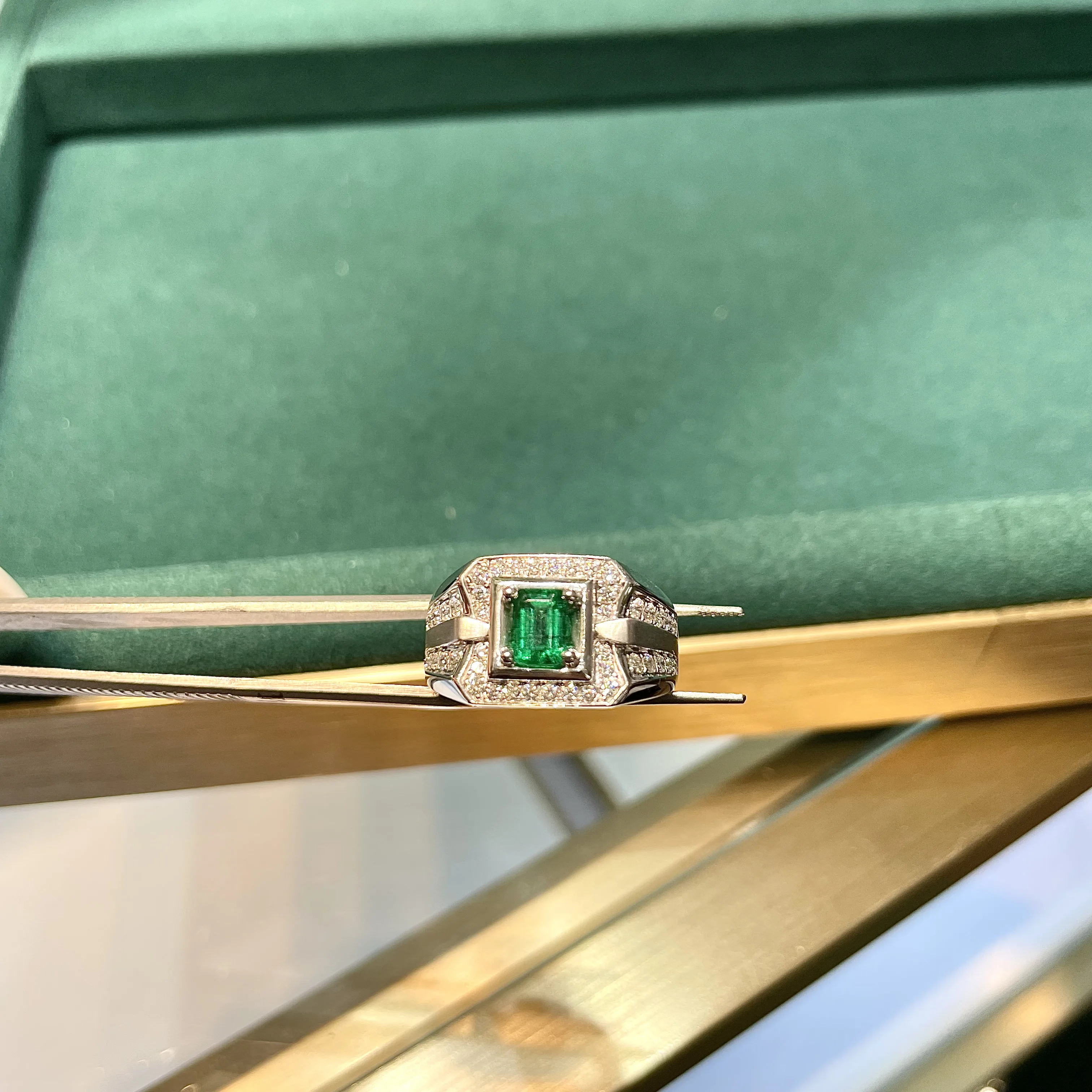 OEM мужские ювелирные изделия 925 стерлингового серебра 10K 14K 18k золото 750 Белое Изумрудное кольцо с бриллиантами