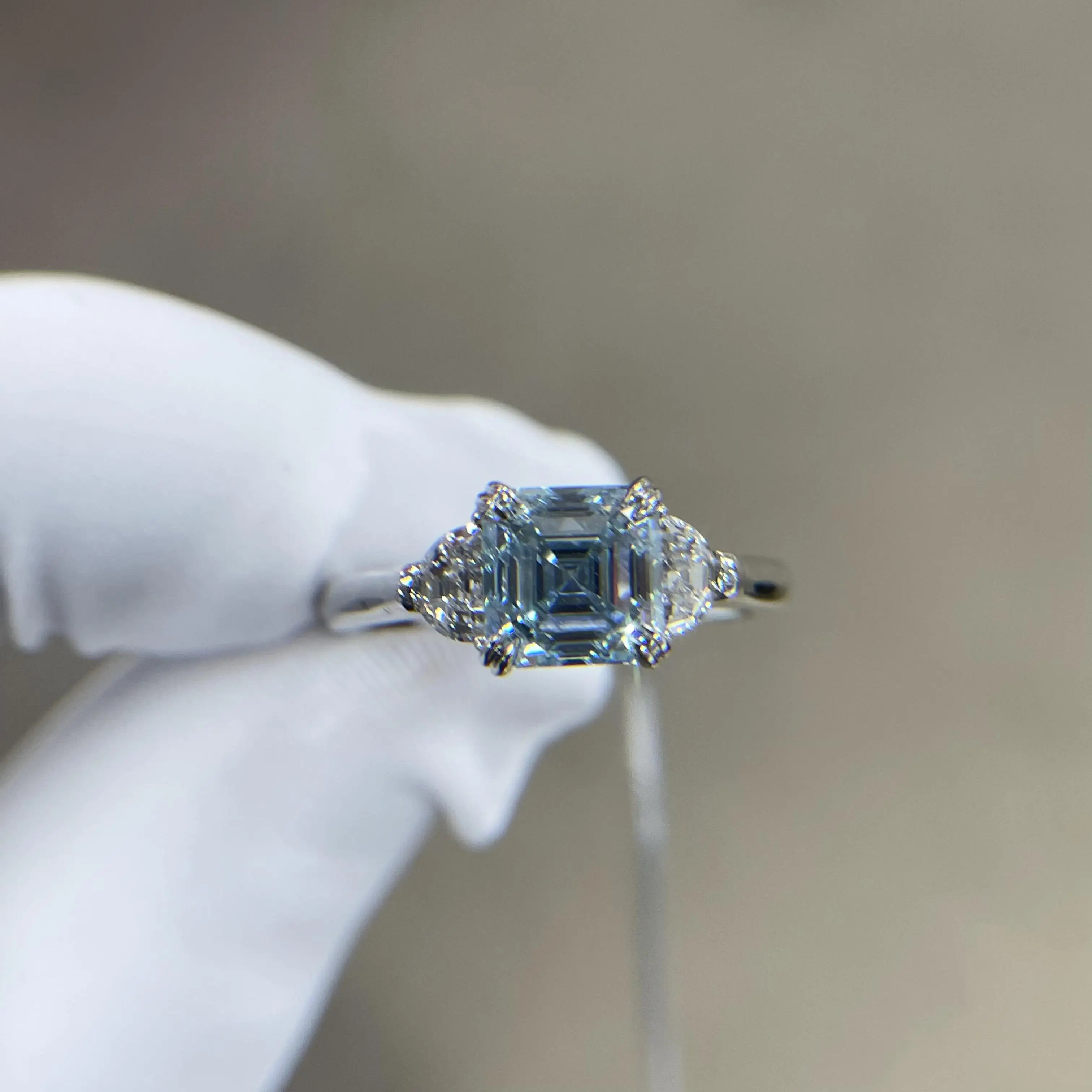 Lab Grown 1.7ct Blue Asscher Cut Synthetic Diamond Set In 18K White Gold Engagement Fashionable Women Ring