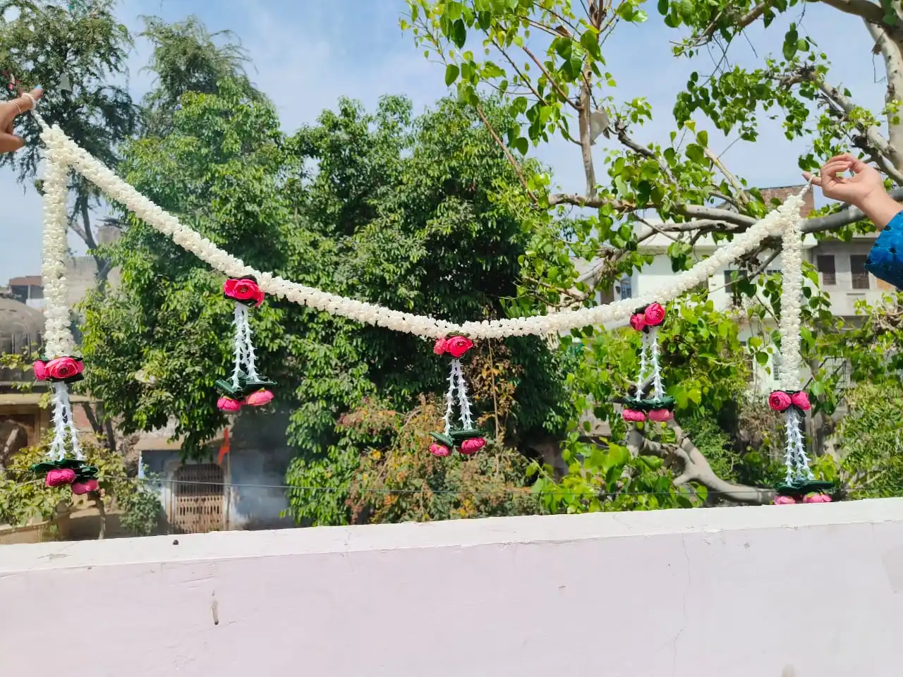 Handcrafted Toran Door Hanging, Gifts,Tuberose And Rose Bunch Home  Wall Decoration Indian Festive Diwali Vibes Pooja Door Decor