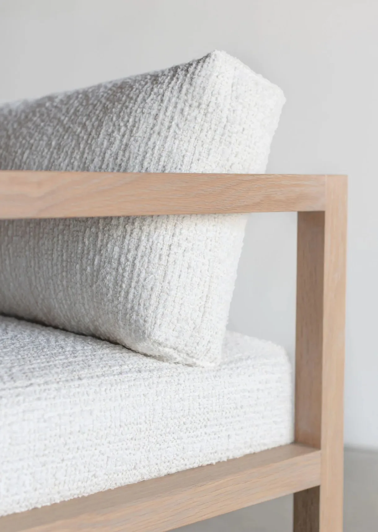 EVE LOUNGE CHAIR 100% Premium Solid Wood Linen Cushion Chair for Outdoor and Indoor Home Furniture