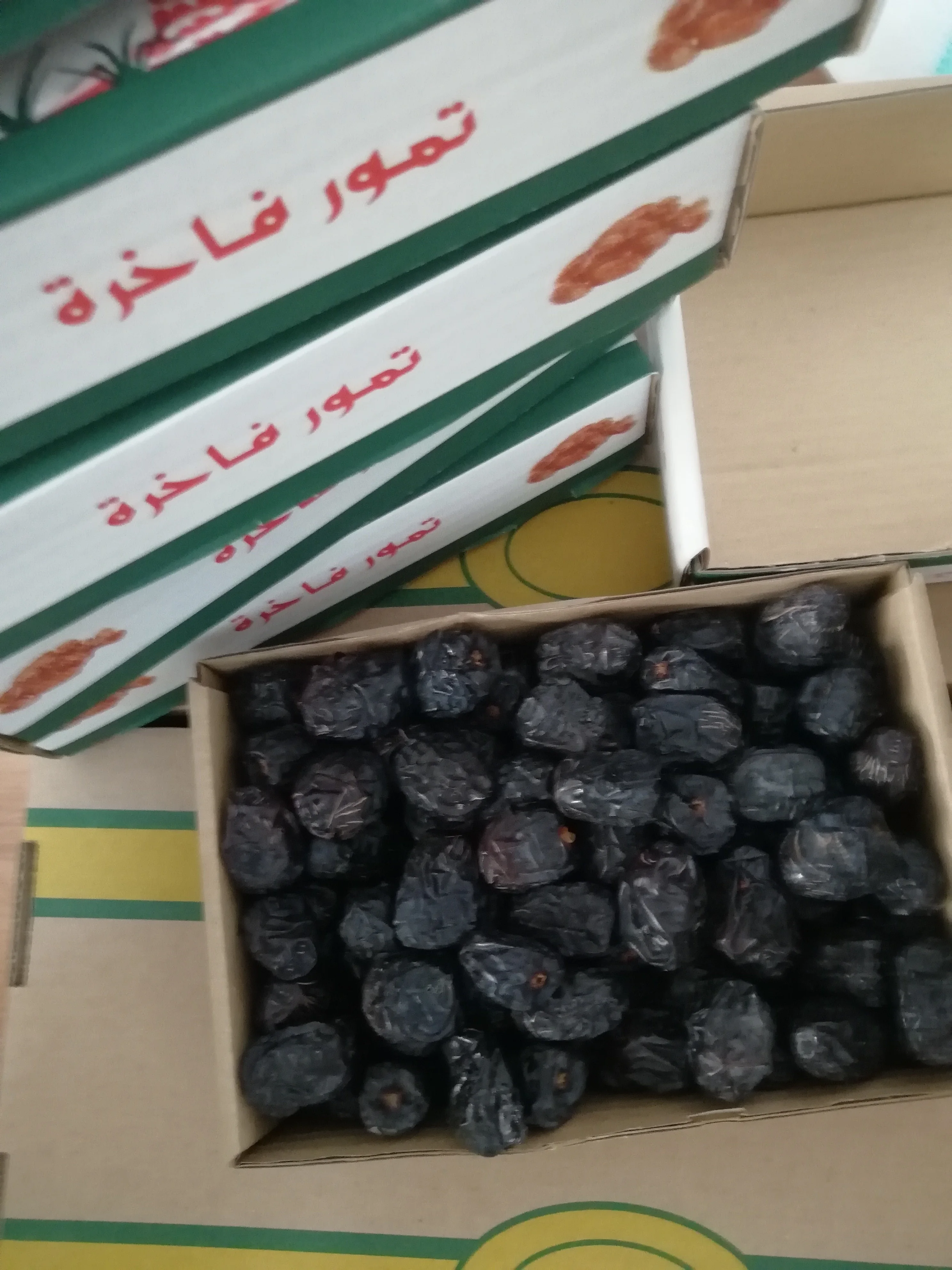 Ajwa black dates fresh harvest cheap and good quality from Saudi Arabia from leading exporter of dates