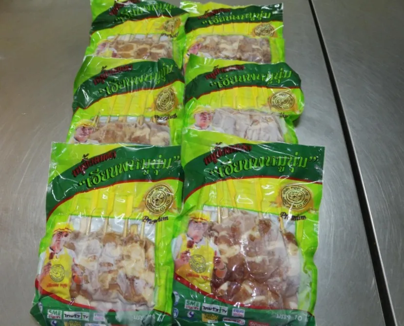 Тайские закуски, замороженные поршеные свиные шпажки, тайский стиль, «Мото пин», жареная свинина, Лидер продаж в Таиланде, 500 г/пакет