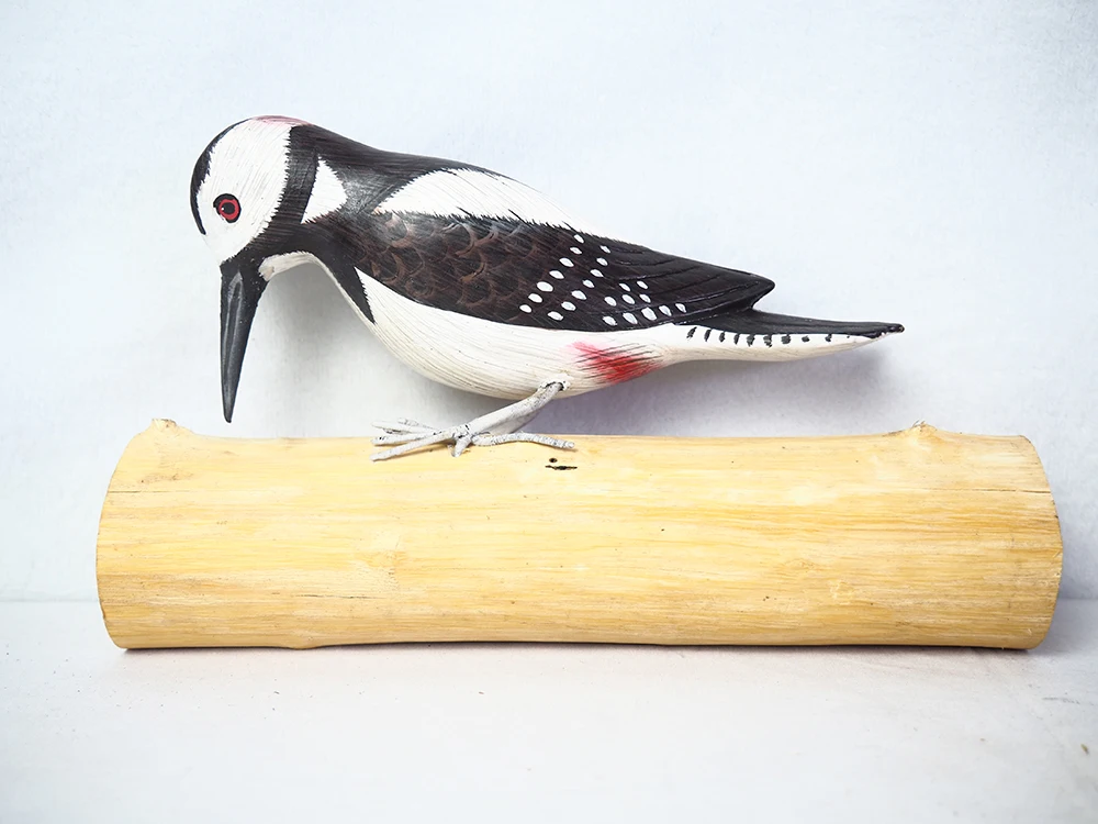 Wooden Craft Dendrocopos Major Handicrafts, Wood Animal Figurine Outdoor Decoration , Bird Craft Garden Ornament