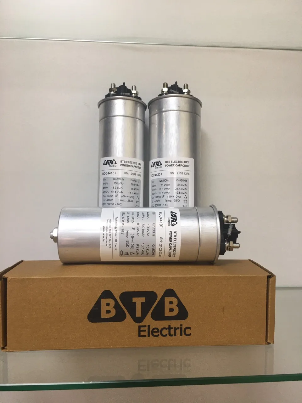 POWER FACTOR CORRECTION CAPACITOR 30 KVAR 440V 3 PHASES TURKEY MANUFACTURE 2022