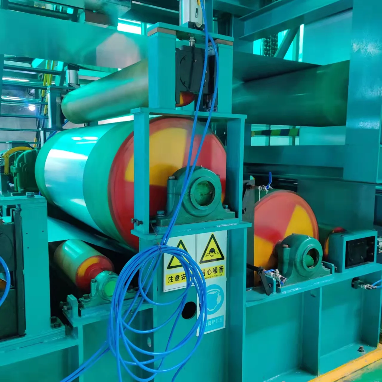 Экономичная линия по производству цветного покрытия