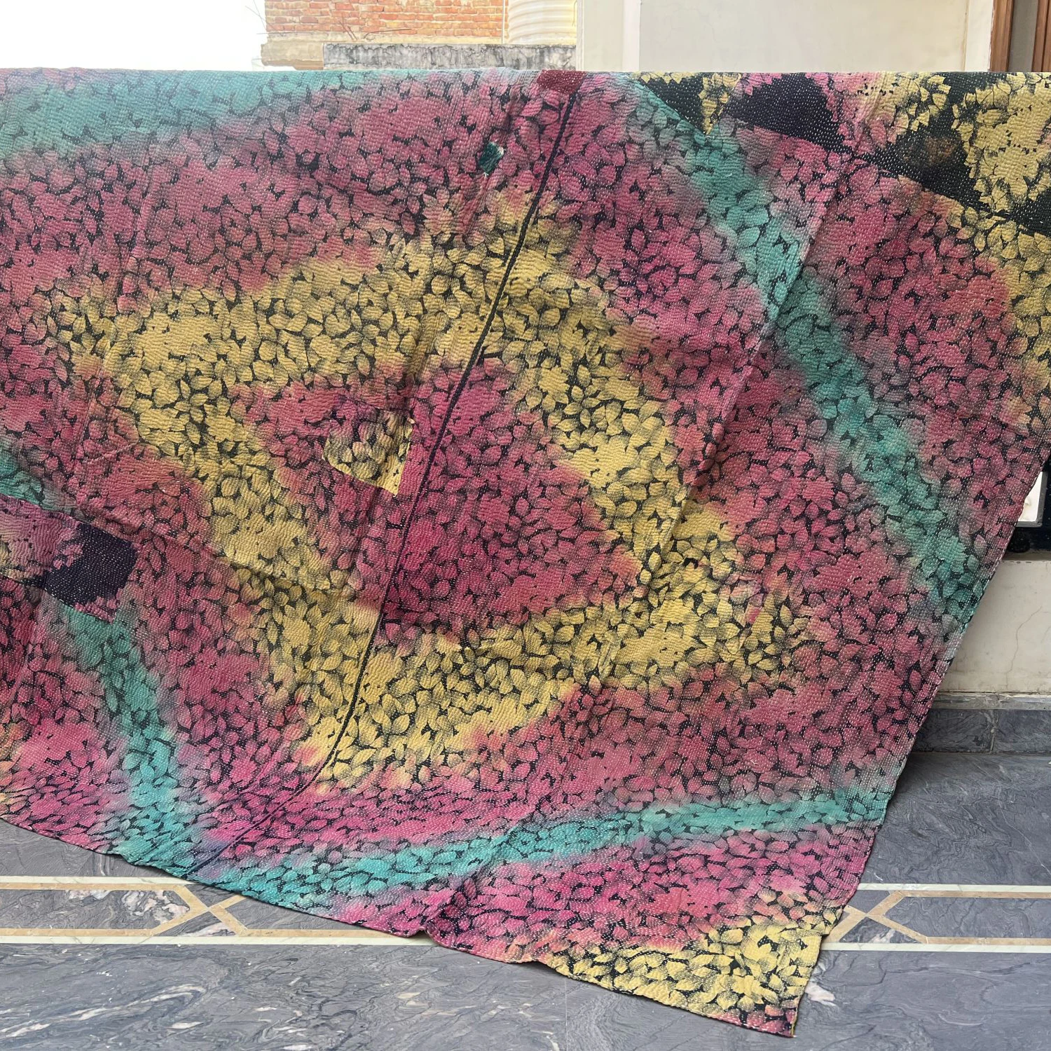 Indian traditional hand embroidery and hand block retro floral design printing vintage sari kantha quilt blanket