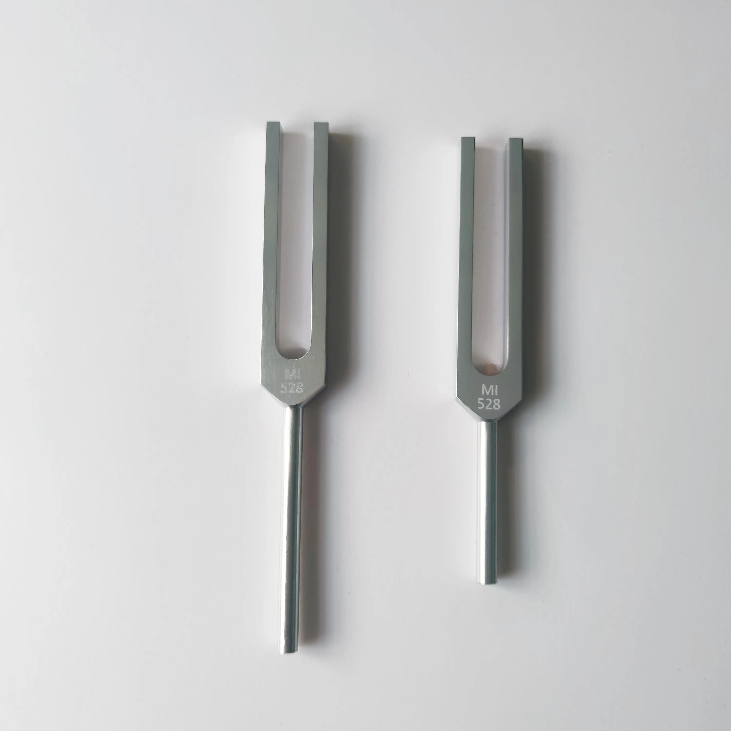 High Quality Tuning Forks Medical Aluminum Tuning Forks Instruments Tuning Forks 528 hz frequency 528 hz tuner