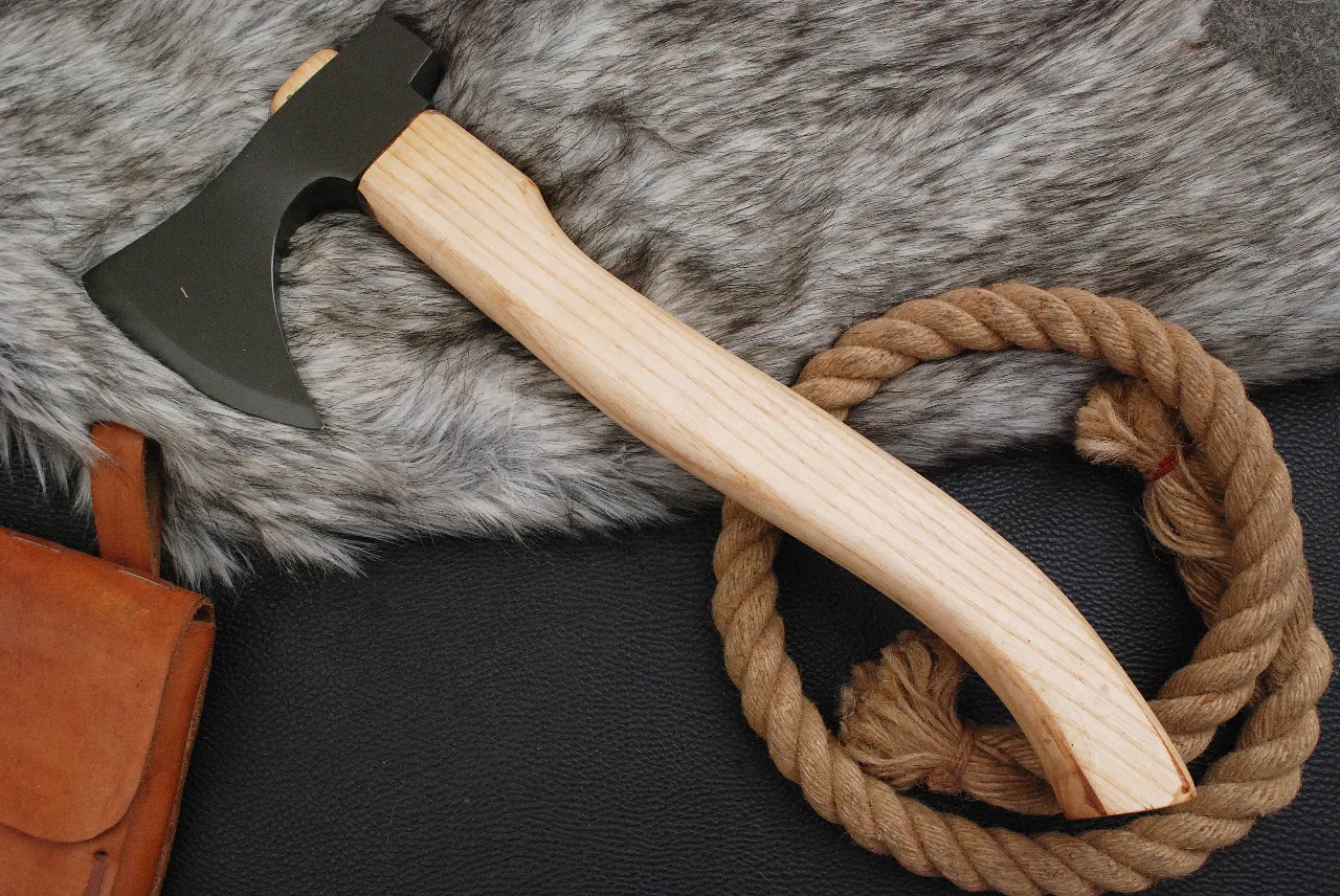 Высококачественные топоры из стали и углеродистой новый дизайн Дамасские ручной работы с черным порошком