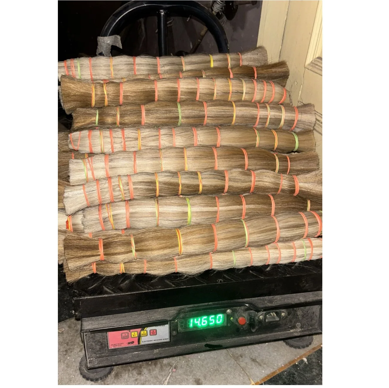 Bundled 30-40 inches white black and natural mixed color horse hairs for violin bow hairs and tail extensions