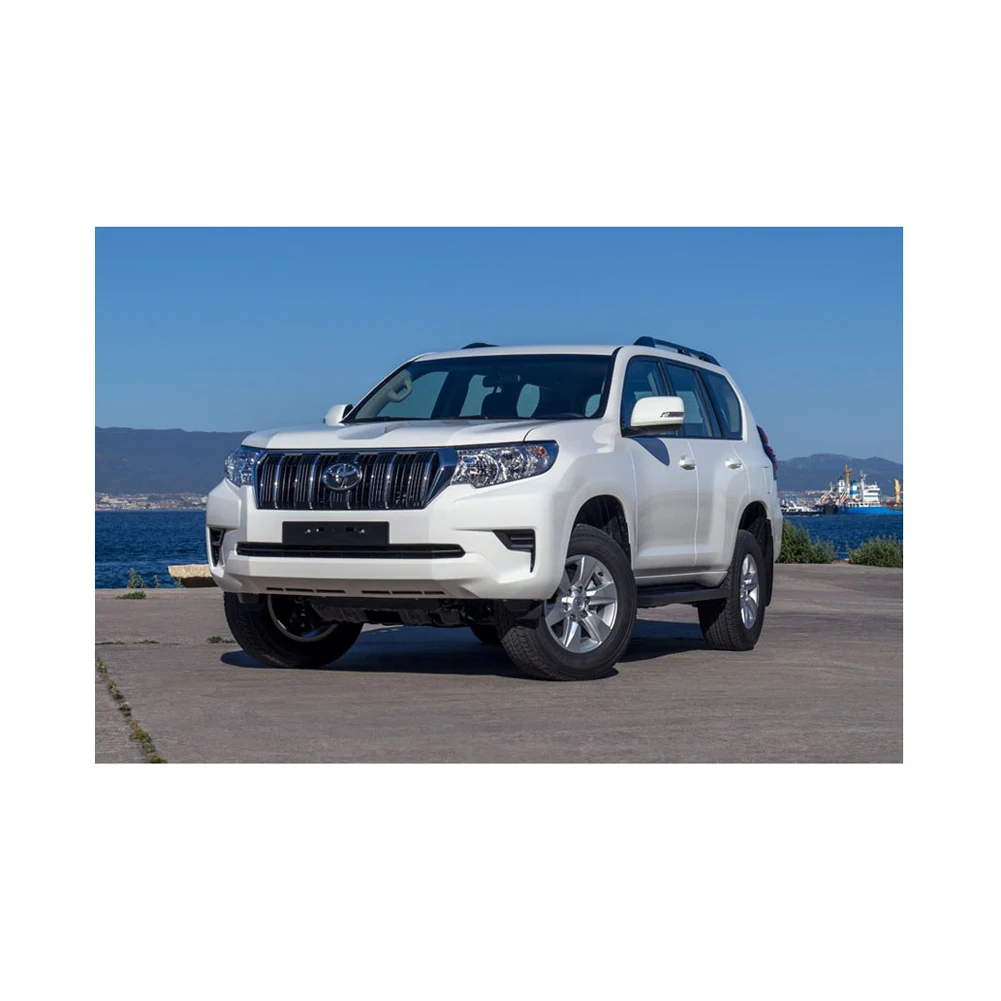 С просторной кабиной и высококачественной отделкой Toyota Prado предлагает превосходные впечатления от вождения.