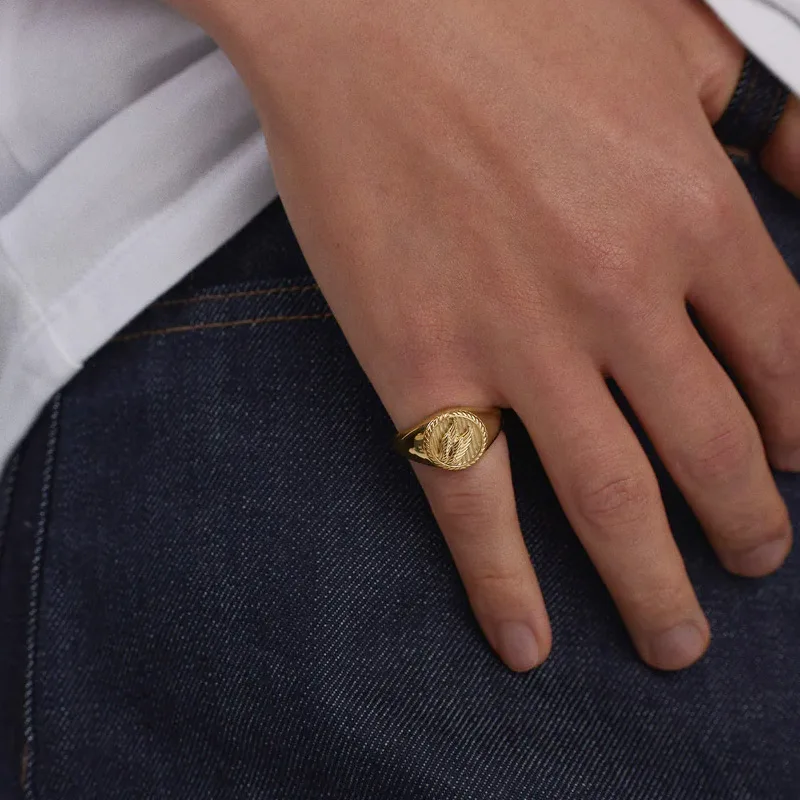 LUCKYDG Waterproof Tarnish Free Jewelry Wholesale Custom 18k Gold Plated Victory Signet Ring For Women and Men