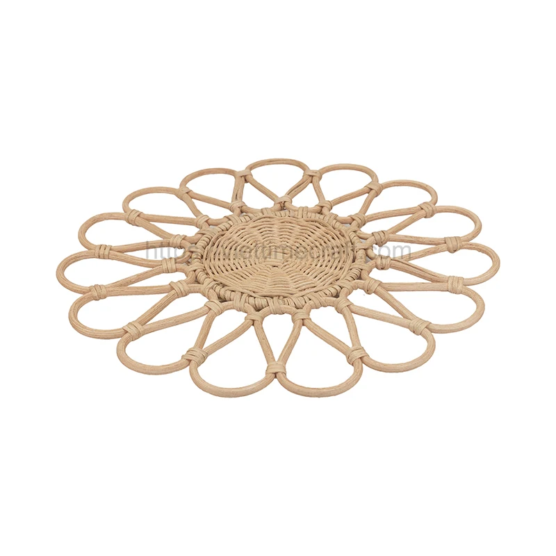 New Design Flower Brown Rattan Placemat Charger Handwoven For Dinning Table Made In Vietnam