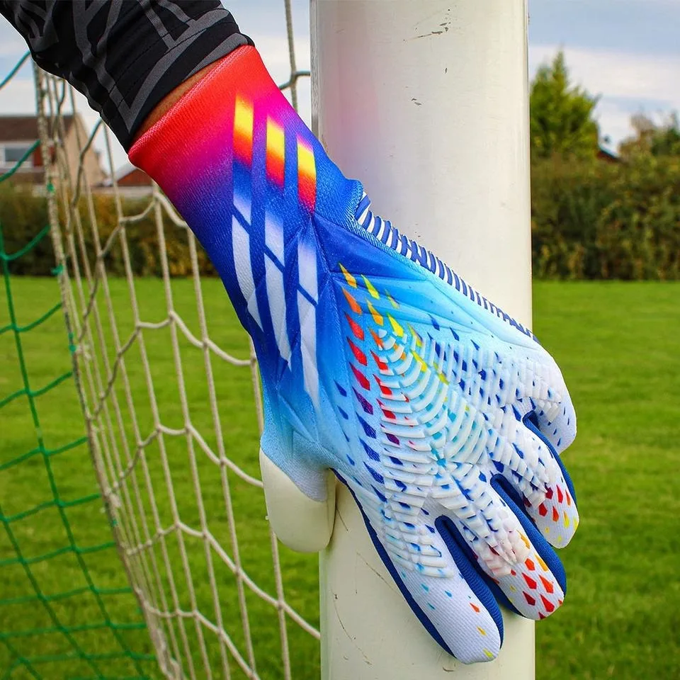 Super Soft German Latex Predator Guard Goalkeeper Gloves Football Professional Goalkeeper Gloves With Finger Protection