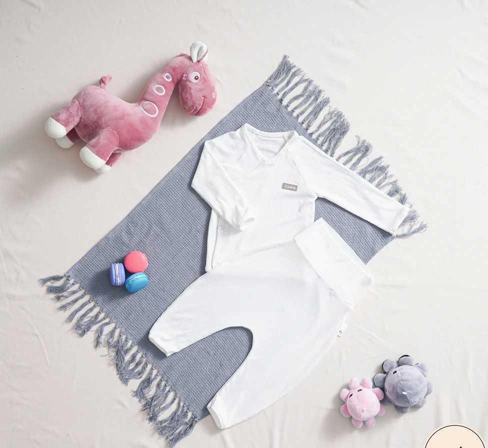 Wholesale Price 0-6 Months 95% cotton 5% elastane Unisex Newborn Set with a long-sleeve cross front top & elastic waist pants