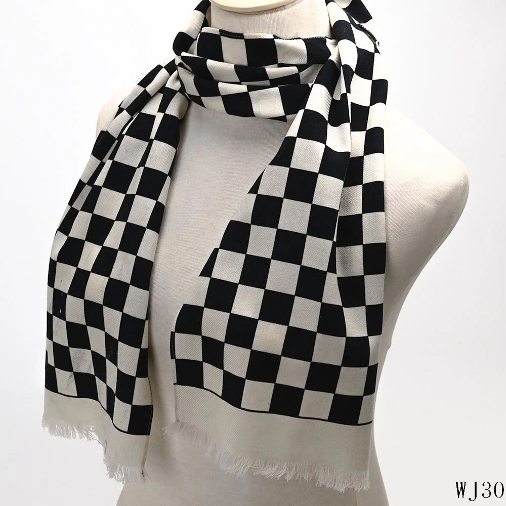 Yili Scarfs Scarves Cashmere Feel Plaid Winter Scarf Print with Tassel 100% Viscose Fashion Classic Jacquard Adult OEM 100pcs