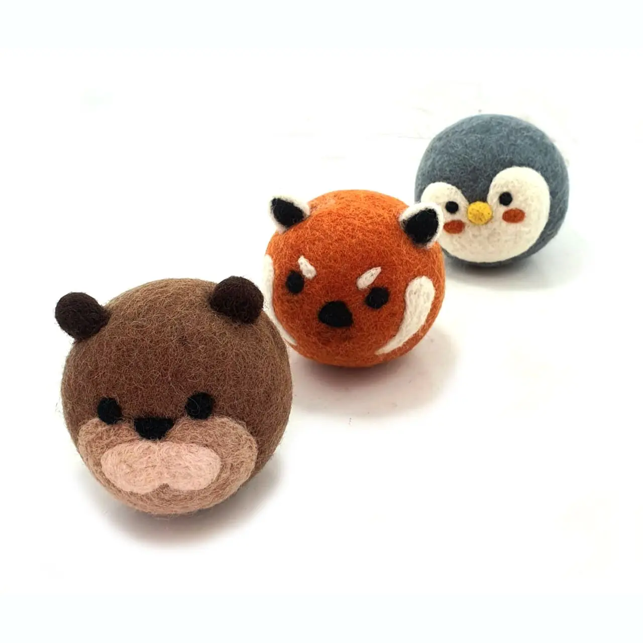 Top Selling Handmade eco-friendly reusable organic high quality cheap wholesale felt 6 cm Animal Dryer Balls with various design