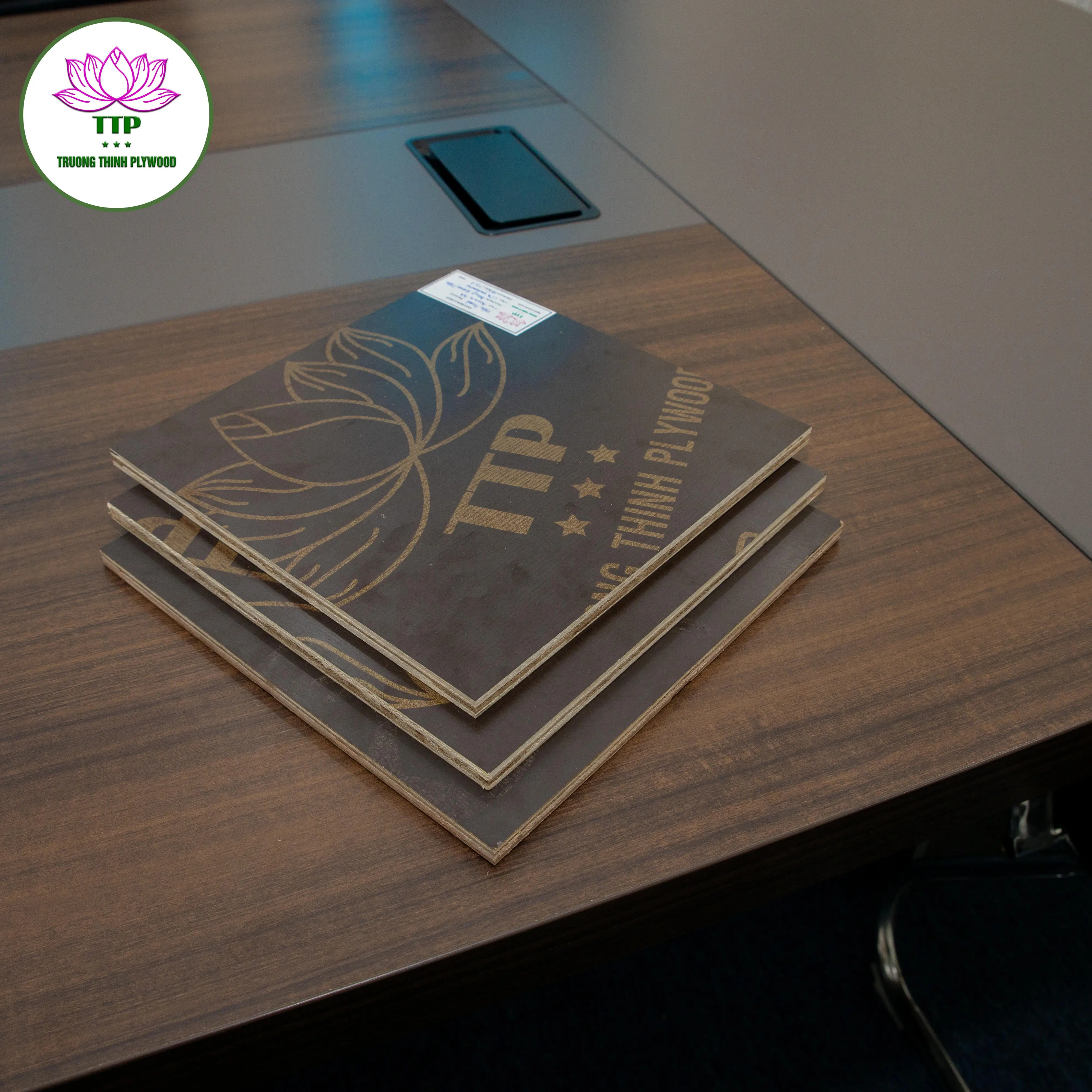 Industrial Waterproof First-Class Film Faced Plywood 18mm Thick Double-Sided Decoration Melamine Mainly Composed Pine Birch